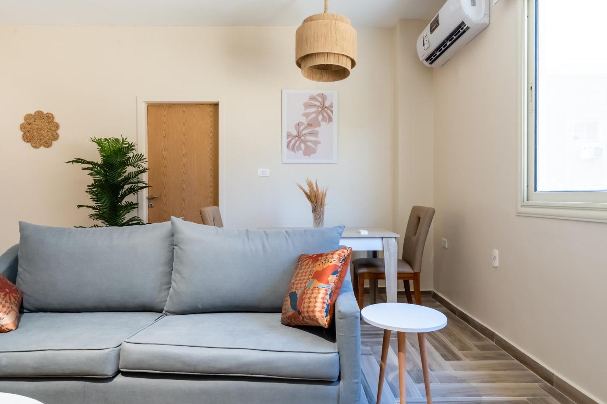 Apartment Bird Nest Near Arkan Plaza *